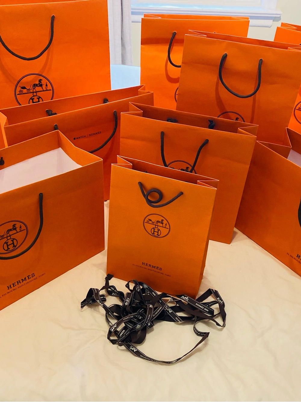 🛍️Hermes Authentic Luxury Branded Gift Bag Set in Various Sizes with Ribbon